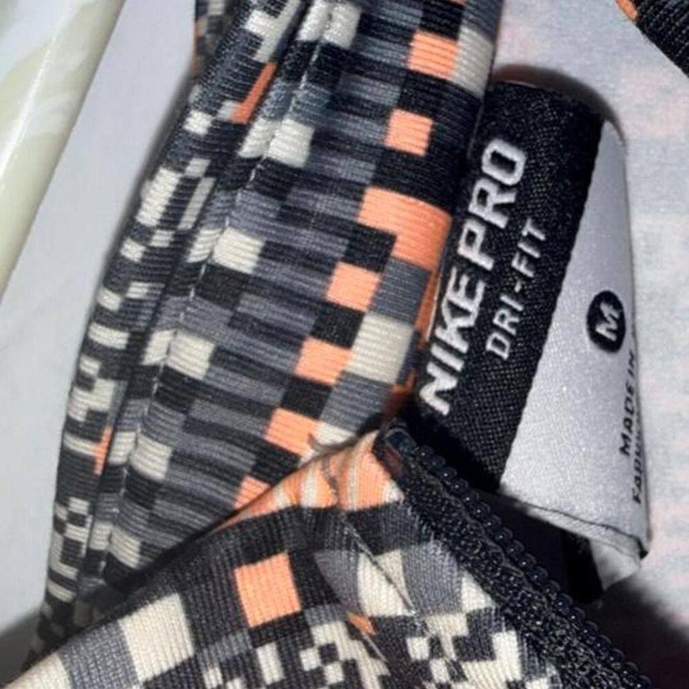 Nike Women's multi Top - Picture 4 of 4
